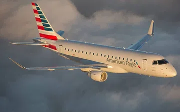 Embraer E175 faz história nos EUA com primeiro voo comercial usando eSAF sintético